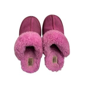UGG Youth/Girls Vibrant Pink Scufette II Fluffy Slipper
